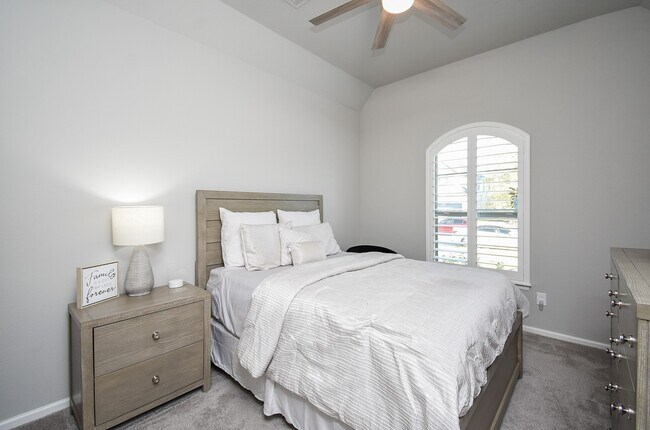 Building Photo - 31443 Splitting Willow Ln