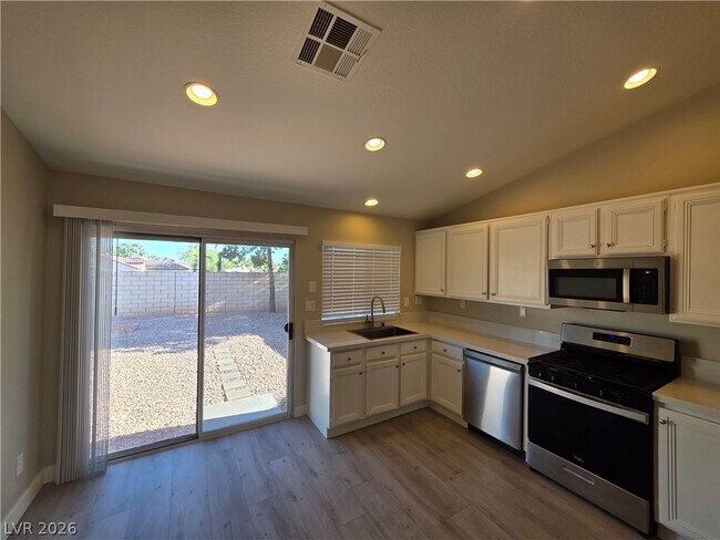 Building Photo - 626 Palmwood Ln