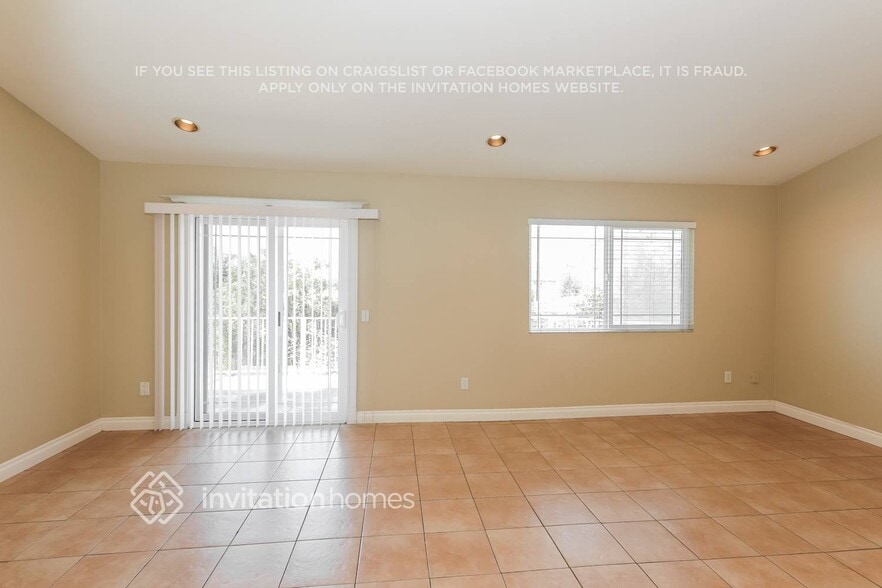 Building Photo - 14772 Long View Dr