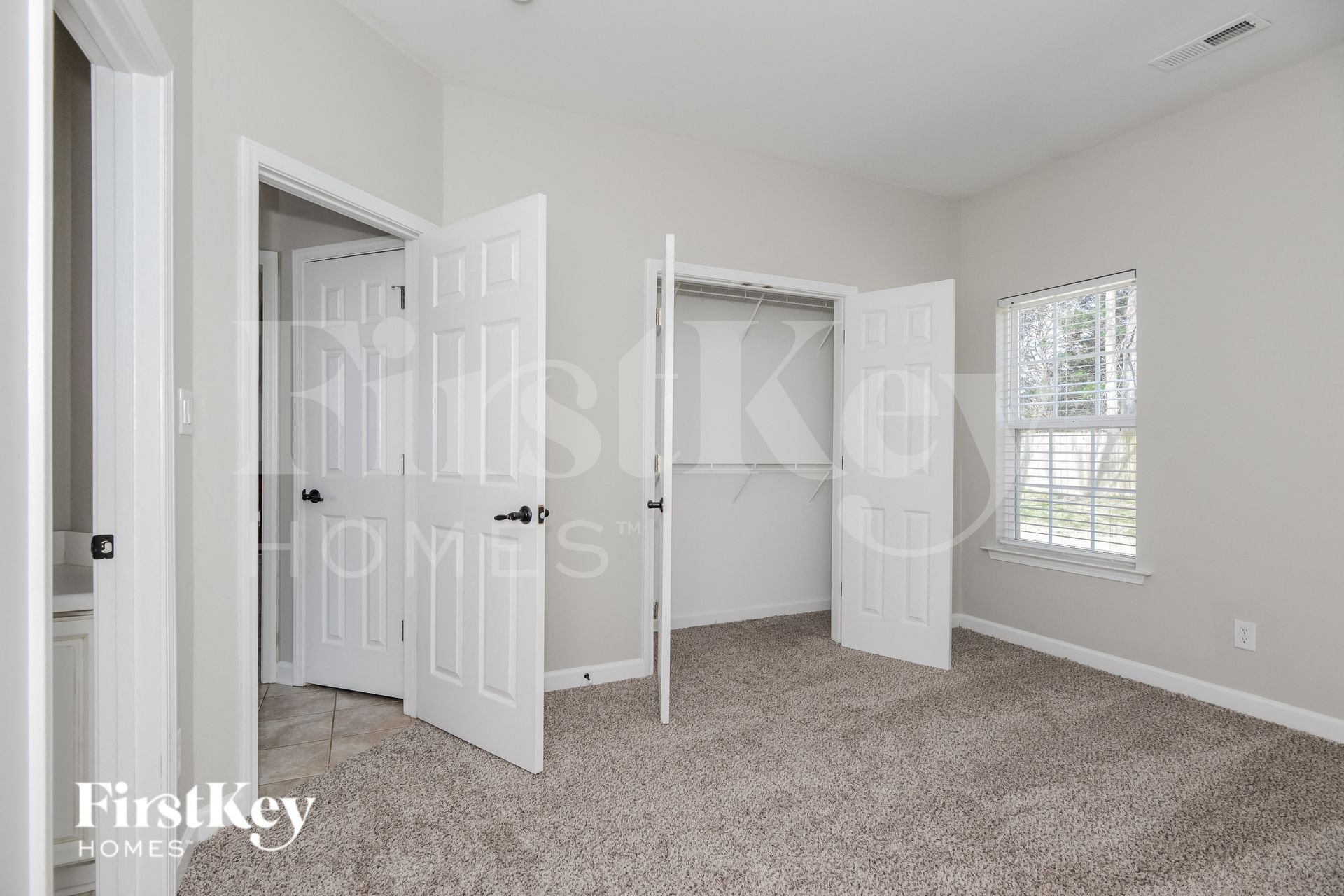 Building Photo - 1001 Josey Ln