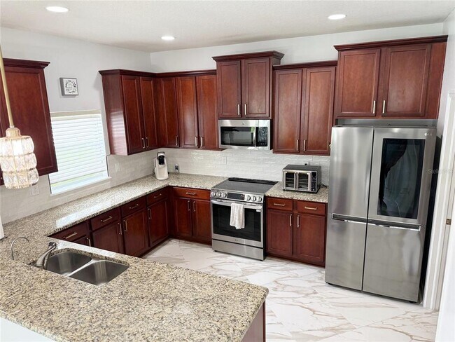 Building Photo - 12236 Fairlawn Dr
