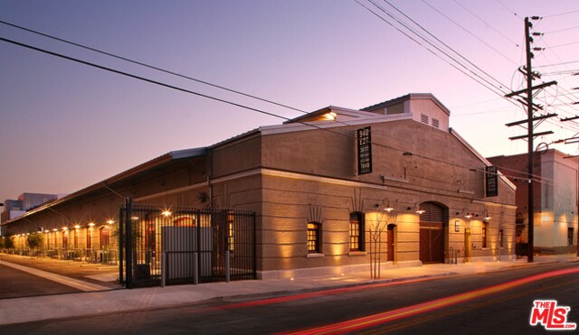 Building Photo - 940 E 2nd St