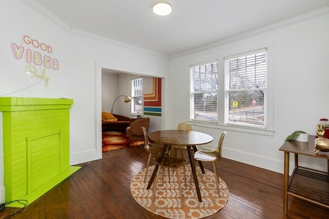 Building Photo - Three Bedroom Home!