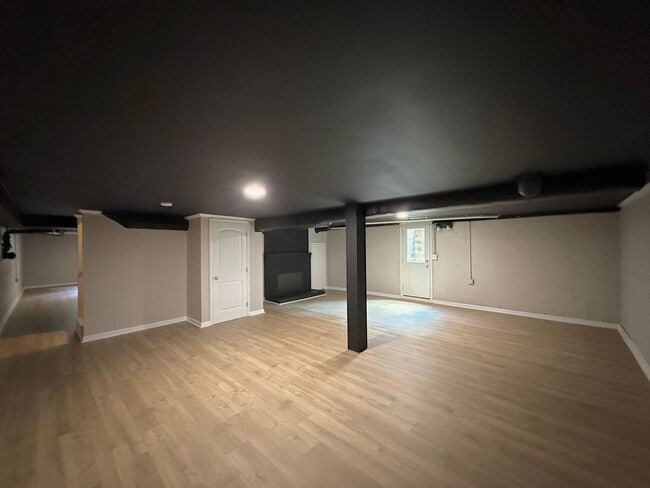 Building Photo - 2700 Charlwood Dr