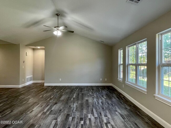 Building Photo - 1121 E 42nd St