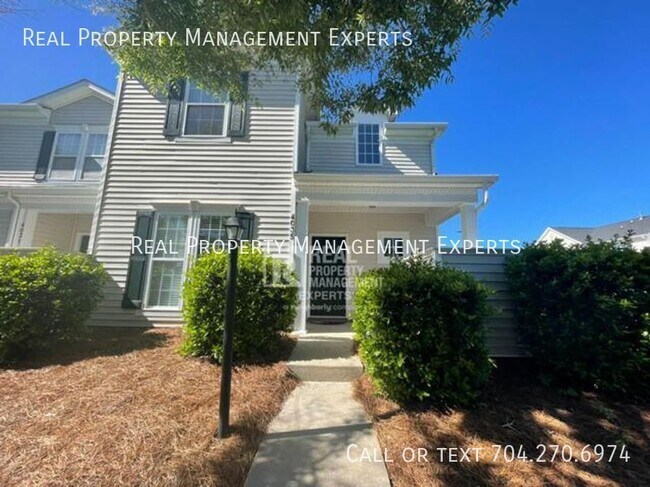 Building Photo - Beautiful 3BR/2BA Townhome in Harrisburg!