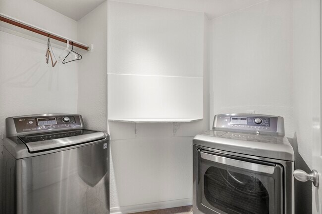 Building Photo - 3211 Falcon Trail Dr