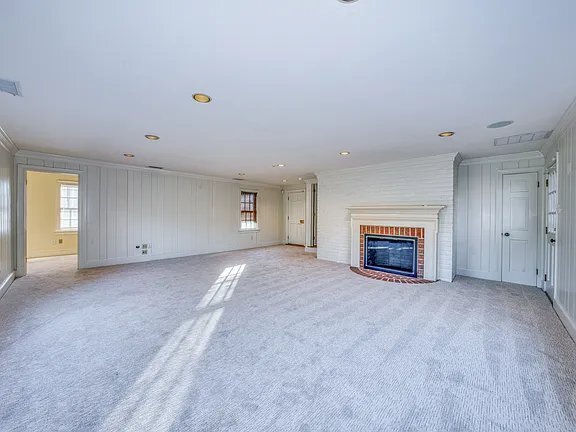 Building Photo - 9720 Burnett Dr