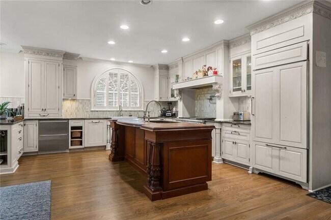 Building Photo - 415 Lyerly Pointe