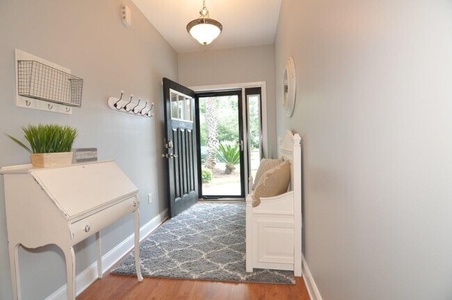 Building Photo - Coming Available!