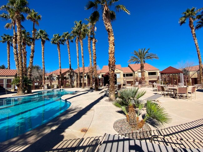 Building Photo - Silverado Ranch Condo!