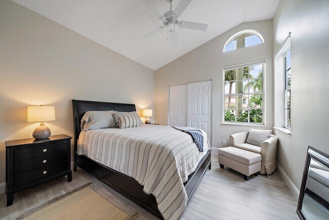 Building Photo - 6866 Briarlake Cir