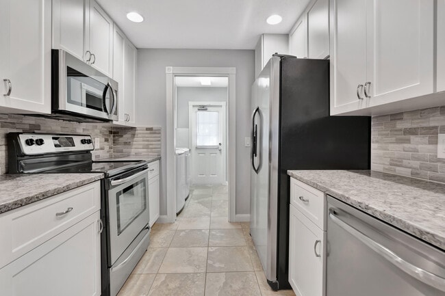 Building Photo - 2873 E Community Dr