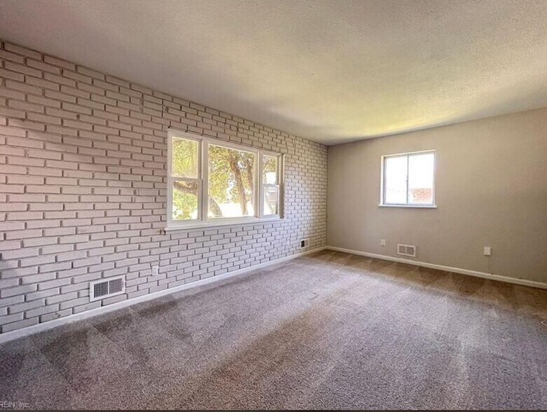 Building Photo - 4745 Whistler Ln