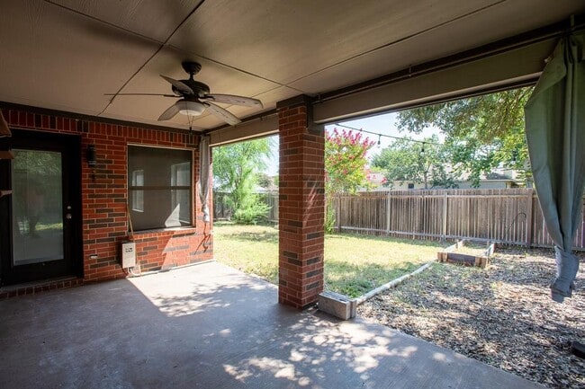 Building Photo - 1201 Springbrook Rd