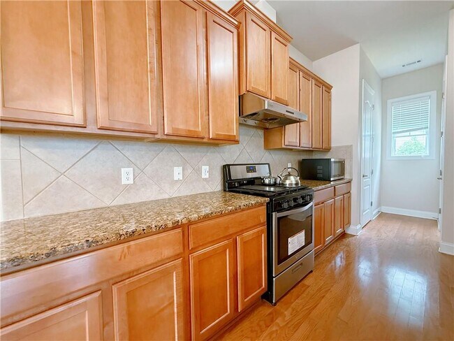 Building Photo - 2221 Atkinson Park Dr