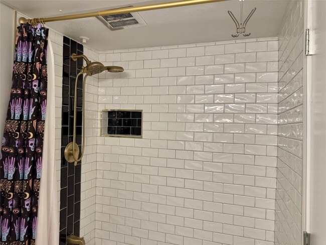 Building Photo - 10168 Beekman Pl Dr