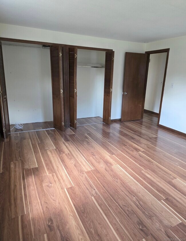 Building Photo - 338 Dunfey Ln