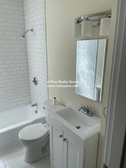 Building Photo - 840 South St