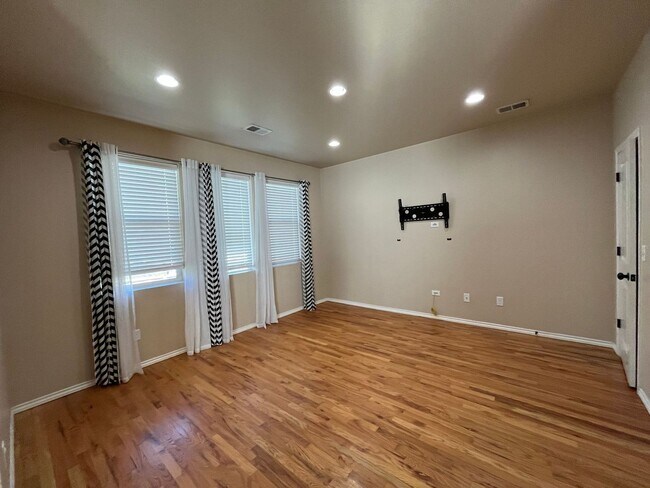 Building Photo - Wonderful Home in North Fort Collins