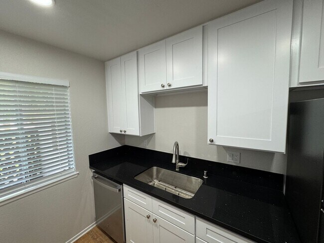 Building Photo - 25861 Marguerite Pkwy