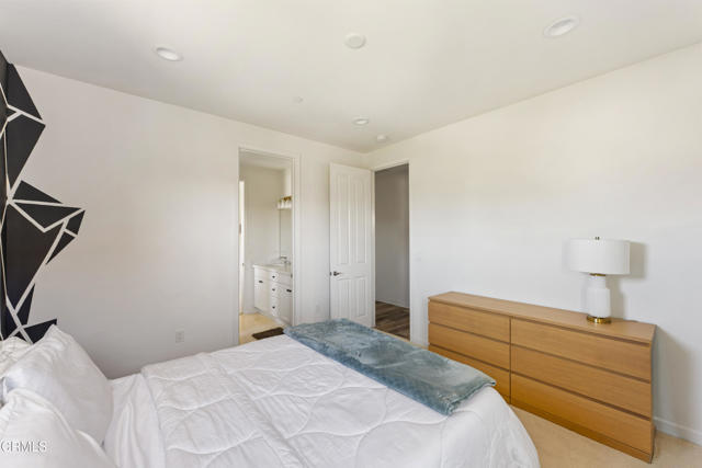 Building Photo - 2353 Nicklaus St