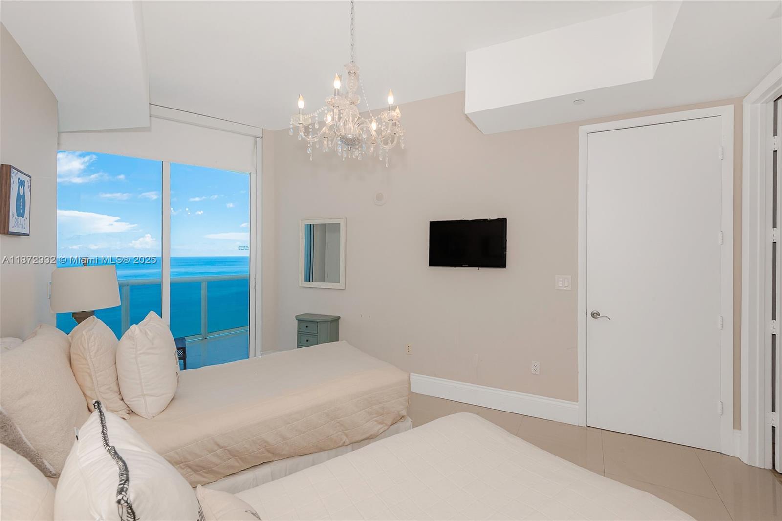 Building Photo - 16001 Collins Ave