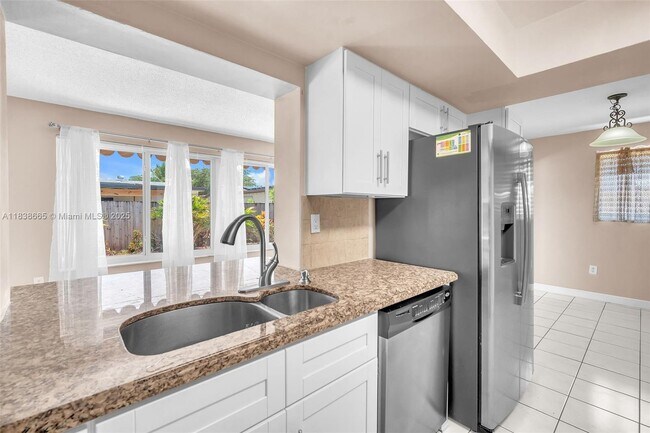 Building Photo - 9200 SW 54th St