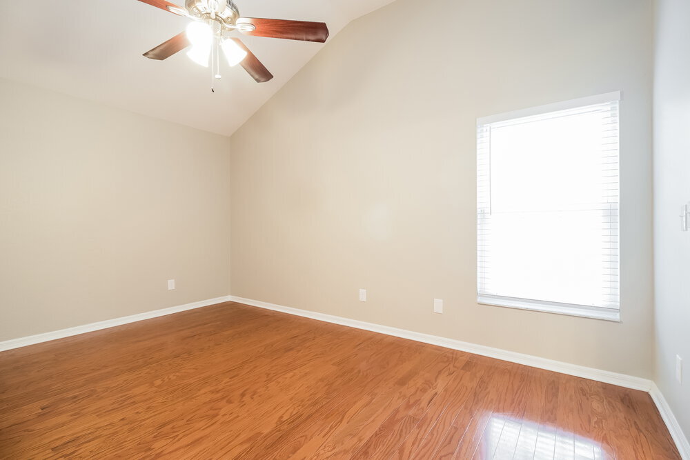 Building Photo - 1230 Glenmore Dr