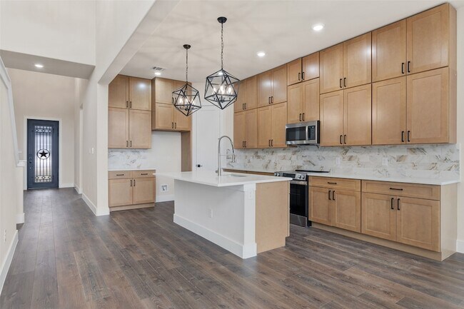 Building Photo - 5702 Barkridge Dr