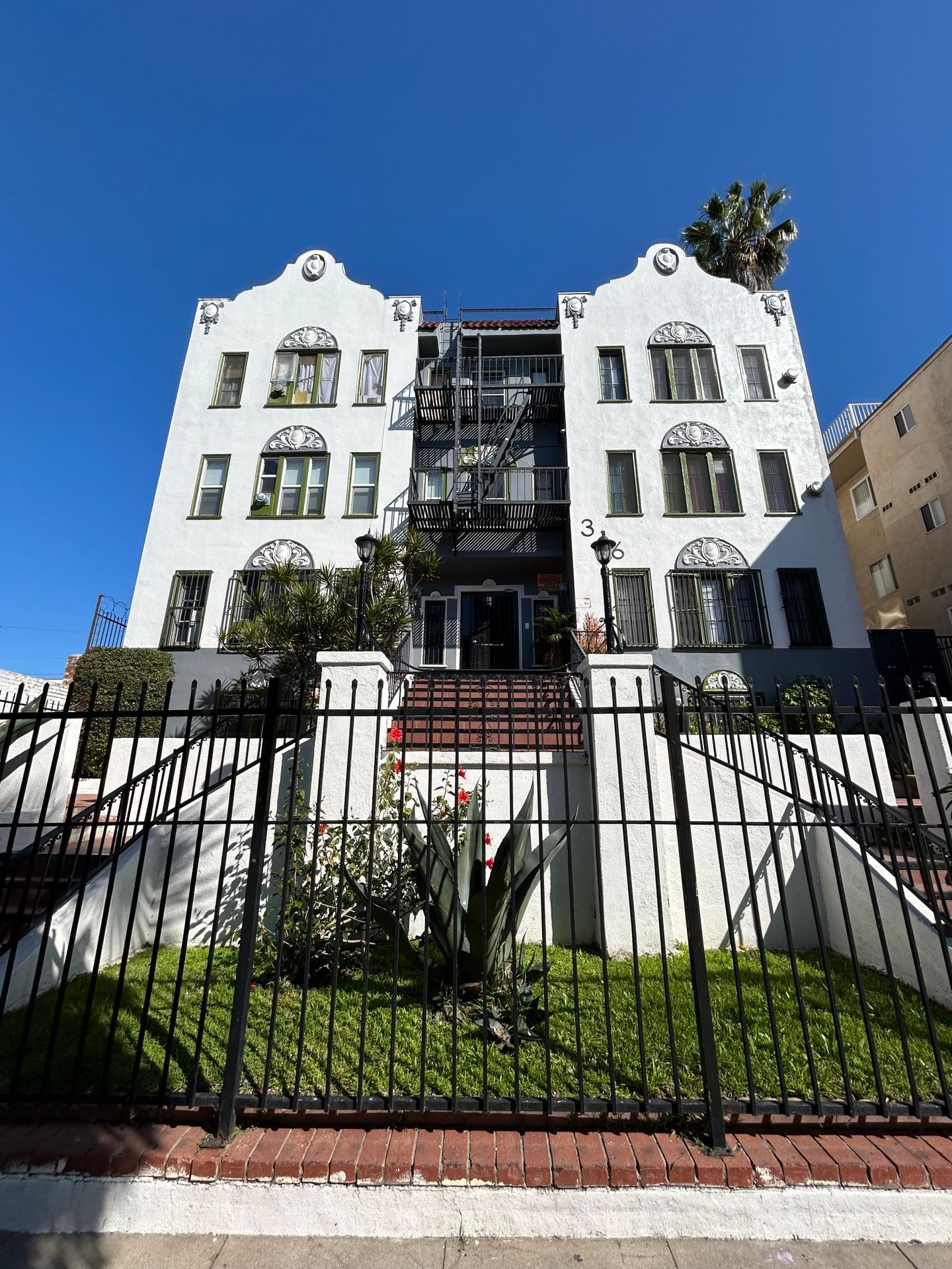 Building Photo - 316 S Berendo St