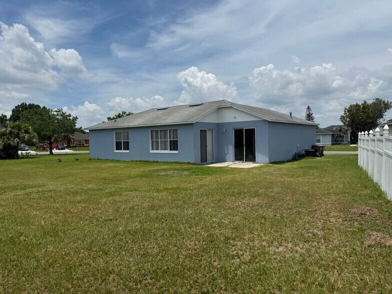Building Photo - 2560 Sage Dr