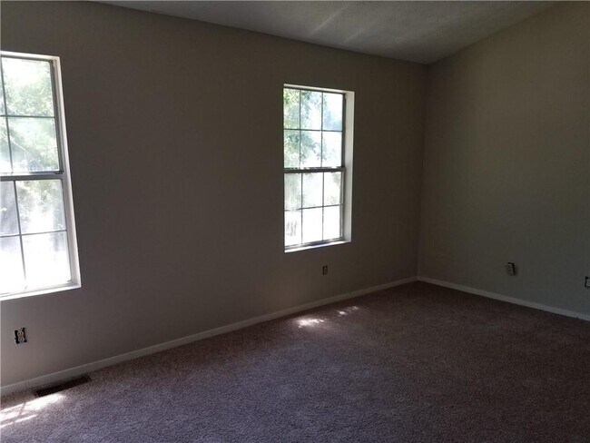 Building Photo - 3583 Kennesaw Station Dr