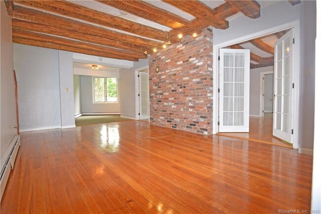 Building Photo - 405 Maple Ave