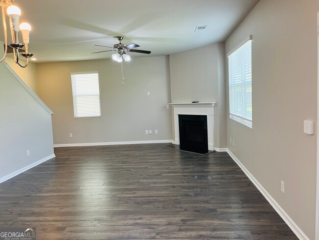 Building Photo - 19 White Spruce Wy