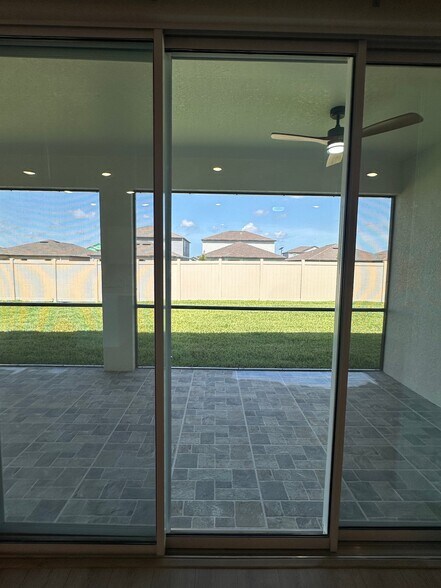 Building Photo - 9432 Bella Mar Trl