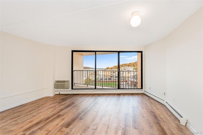 Building Photo - 1155 Warburton Ave