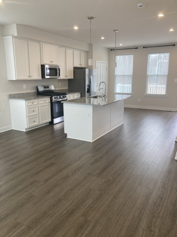 Building Photo - 1951 Bellac Wy