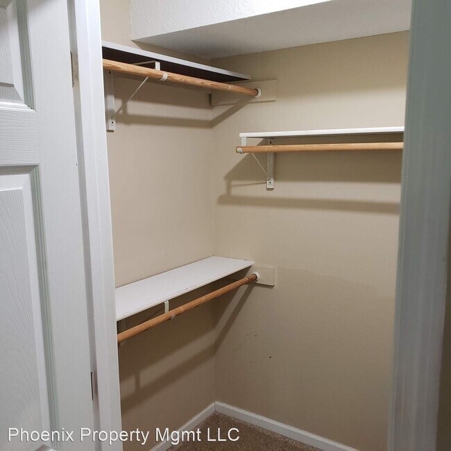 Building Photo - 3409-3411 Squirrel Dr