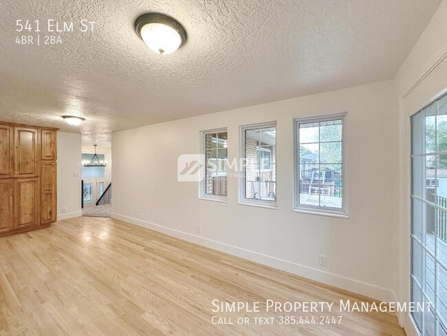 Building Photo - 541 E Elm St