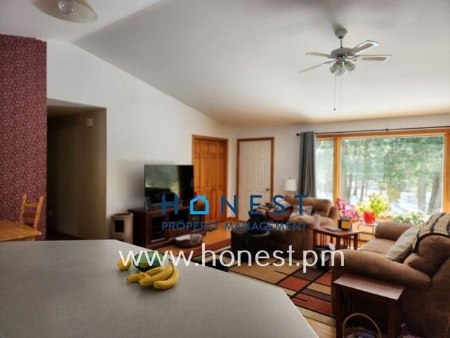 Building Photo - 12 Joey Ln