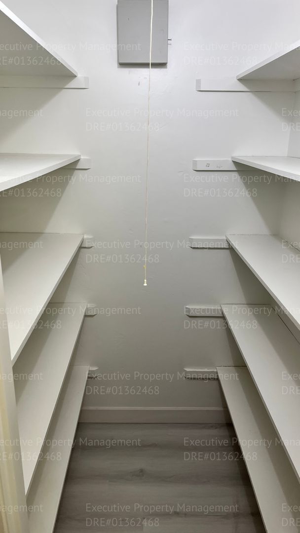 Building Photo - Remodeled 3 bedroom/ 2 bathroom home