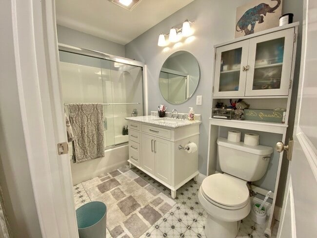 Building Photo - 949 State Rd