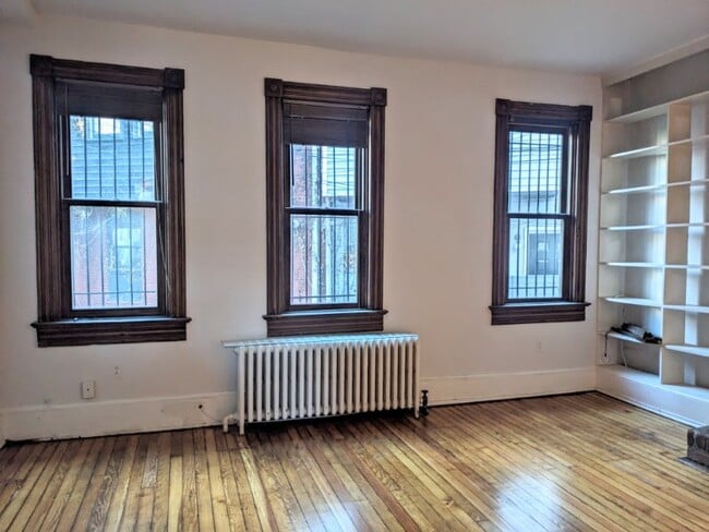 Building Photo - 111 Tennessee Ave NE