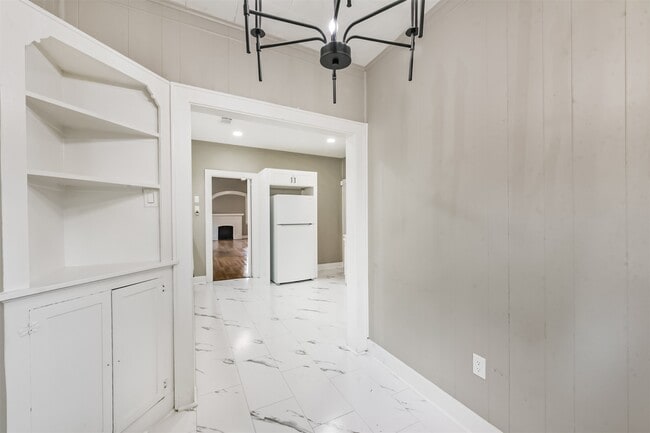 Building Photo - 2606 Oakdale St