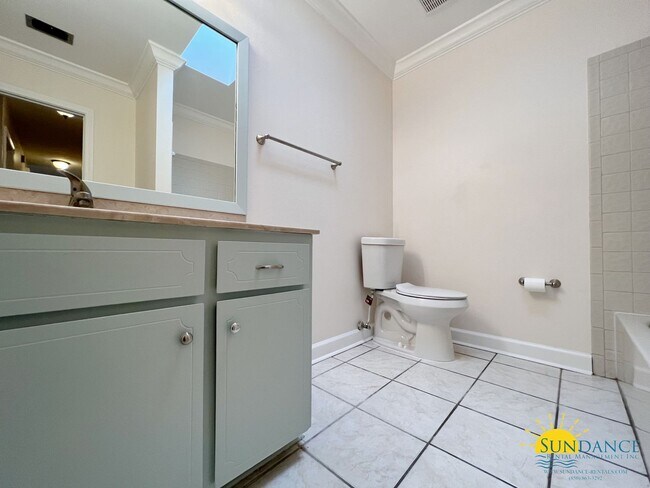 Building Photo - Great 3 bedroom family home in the heart of Destin!