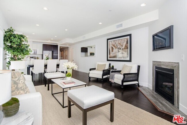 Building Photo - 1945 Overland Ave