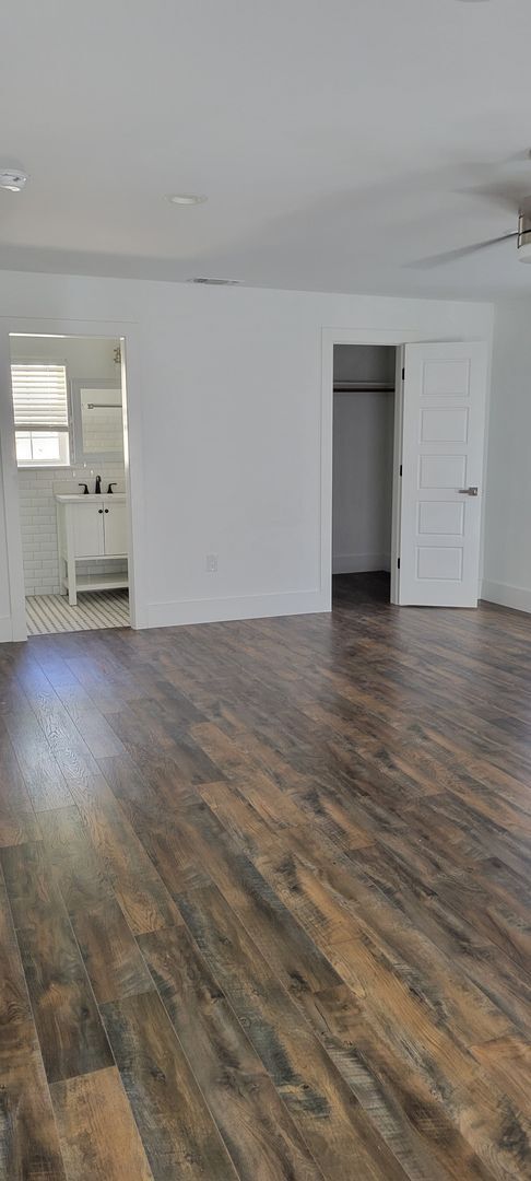 Building Photo - 2 bedroom 2 bath