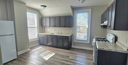 Building Photo - 515 Quinnipiac Ave