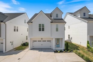 Building Photo - 321 Old Shackle Island Rd